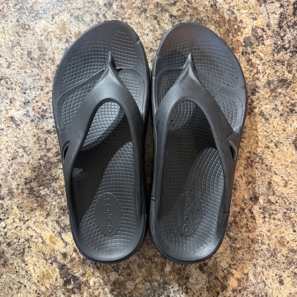 OOFOS OOriginal Black Recovery Sandals Womens Size 8 Mens 6 Comfort Flip Flops